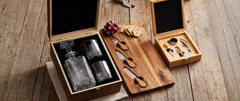 Whiskey decanter and cheese board gift set
